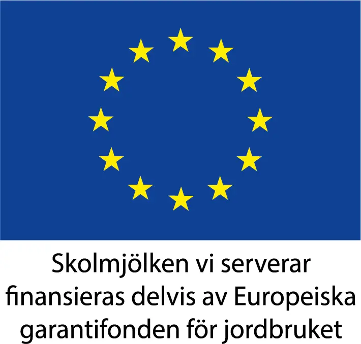 EU-logotyp med texten "skolmjölken vi serverar finansieras delvis av europeiska garantifonden för jordbruk".